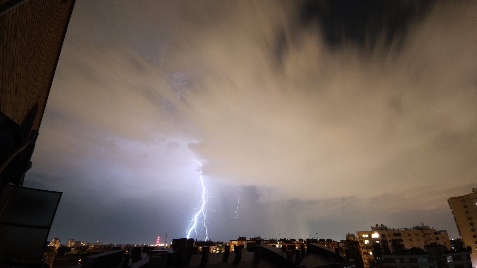 tormenta terrible en madrid por DANA 2024